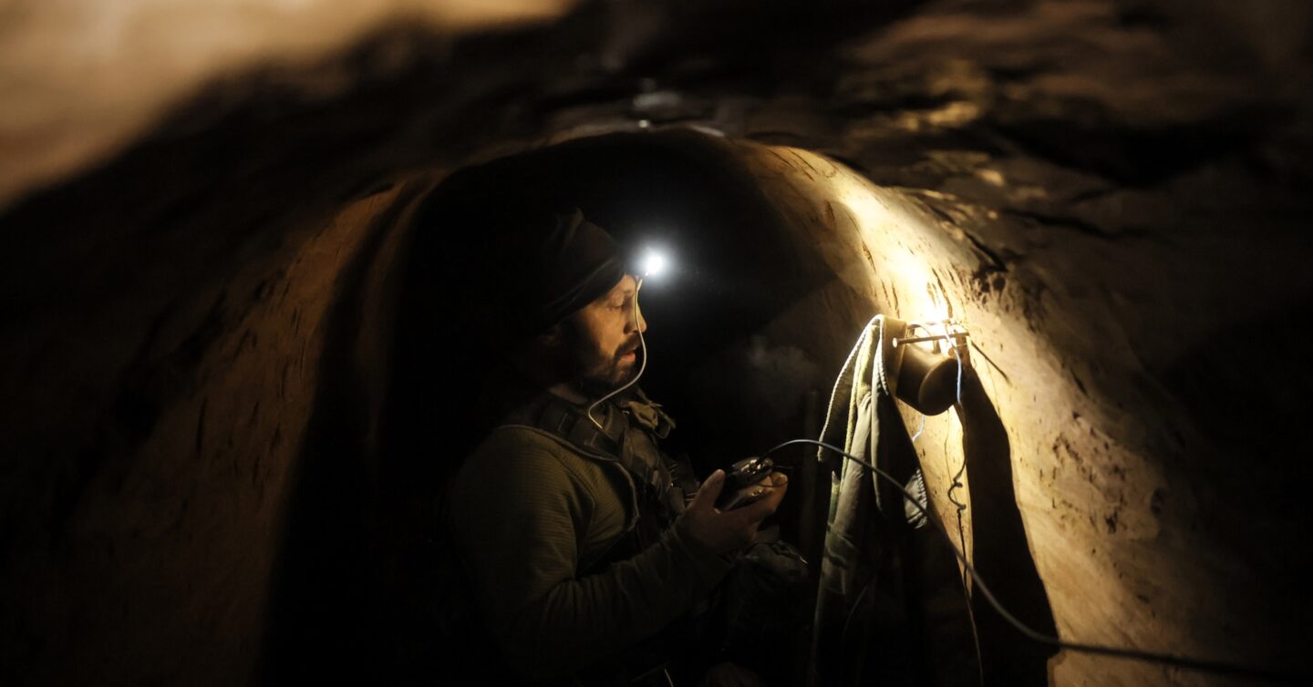 Світло в окопі